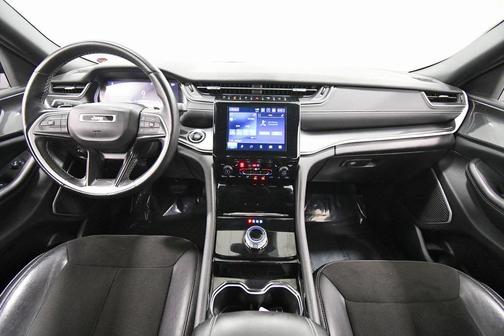 2022 Jeep Grand Cherokee Altitude