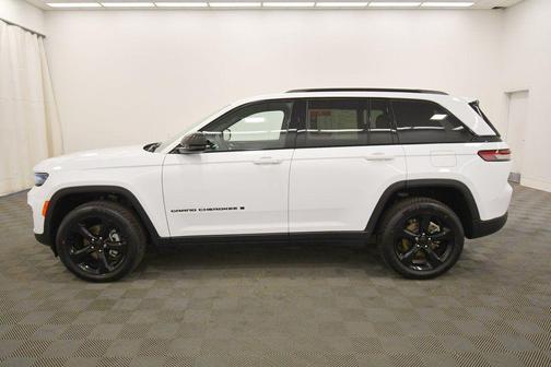2022 Jeep Grand Cherokee Altitude