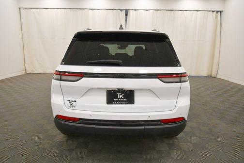 2022 Jeep Grand Cherokee Altitude