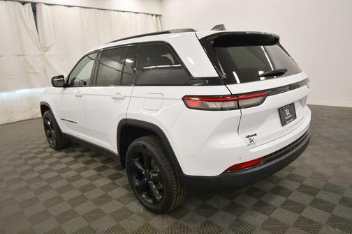 2022 Jeep Grand Cherokee Altitude