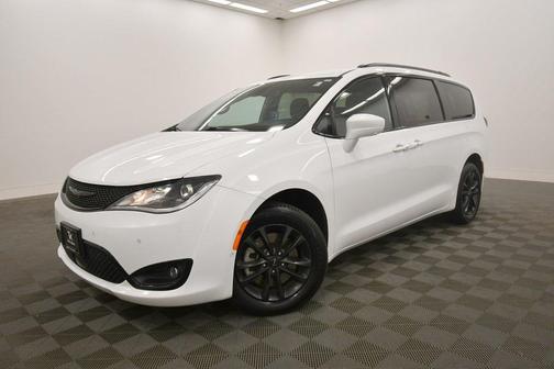 2020 Chrysler Pacifica L