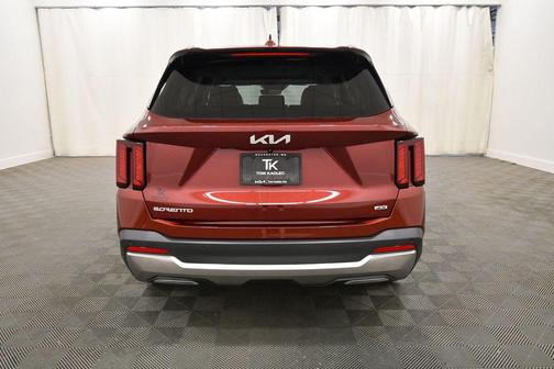 Dawning Red 2024 Kia Sorento S