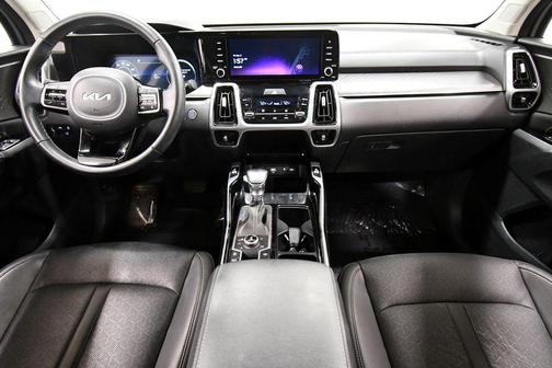 Wolf Gray 2023 Kia Sorento SX