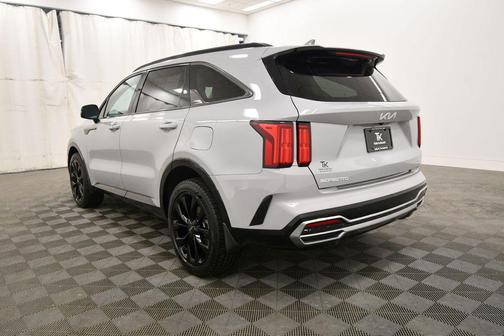 Wolf Gray 2023 Kia Sorento SX