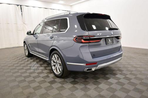 Copper Metallic 2026 BMW X7 xDrive40i