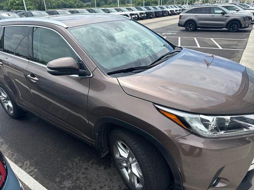 Toasted Walnut Pearl 2017 Toyota Highlander Limited