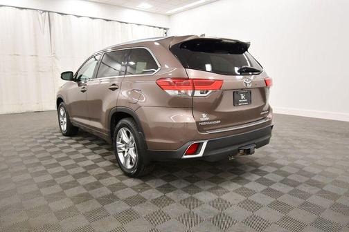 Toasted Walnut Pearl 2017 Toyota Highlander Limited