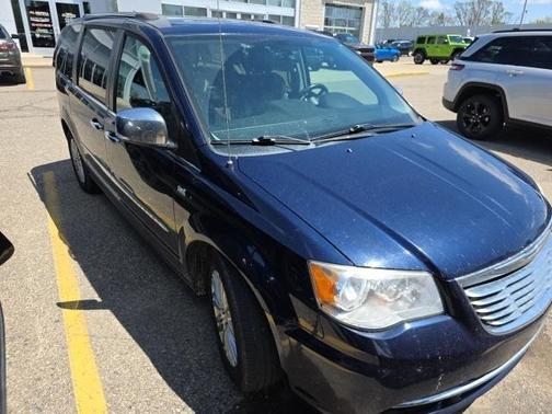 2014 Chrysler Town & Country Touring-L