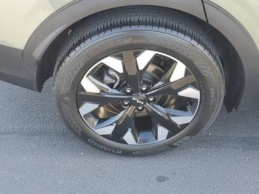 Jungle Green 2024 Kia Sportage X-Line