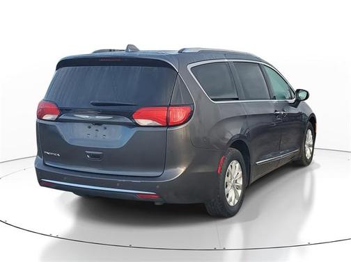 2019 Chrysler Pacifica Touring-L
