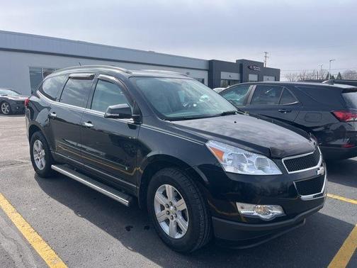 Black Granite Metallic 2010 Chevrolet Traverse LT