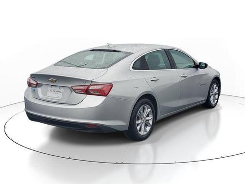 Silver Ice Metallic 2019 Chevrolet Malibu LT