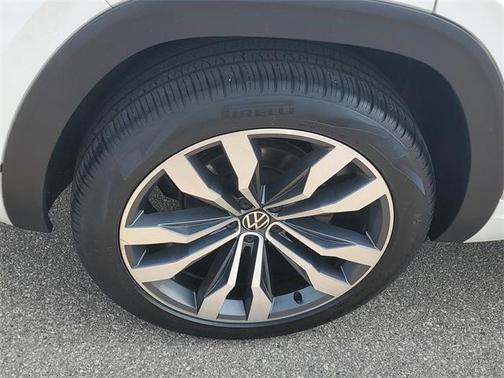 2023 Volkswagen Atlas Cross Sport 3.6L V6 SEL Premium R-Line