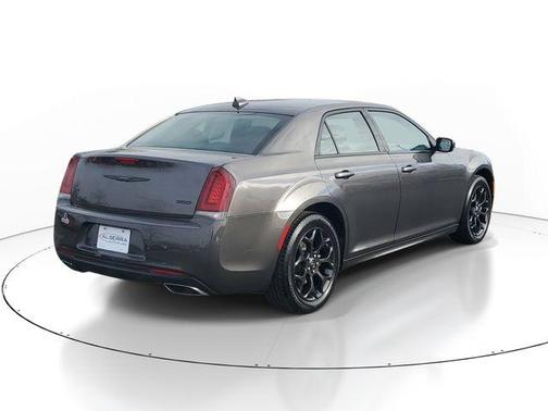 2023 Chrysler 300 Touring L