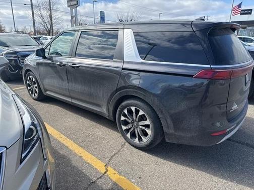 2024 Kia Carnival EX