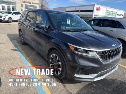 2024 Kia Carnival EX