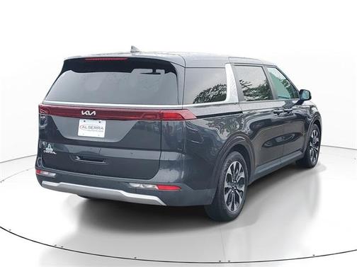 2024 Kia Carnival EX