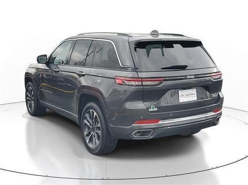 2022 Jeep Grand Cherokee Overland