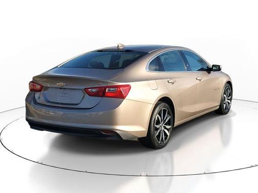 Sandy Ridge Metallic 2018 Chevrolet Malibu LT