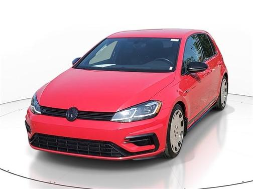 2018 Volkswagen Golf R 2.0T w/DCC & Navigation
