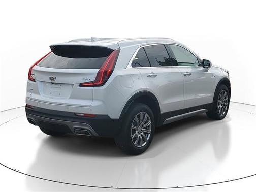 2022 Cadillac XT4 Premium Luxury
