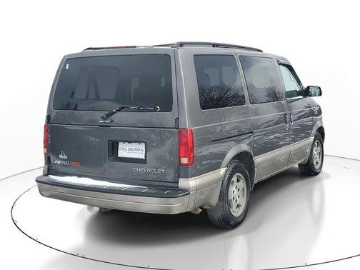 Medium Charcoal Gray Metallic 2005 Chevrolet Astro