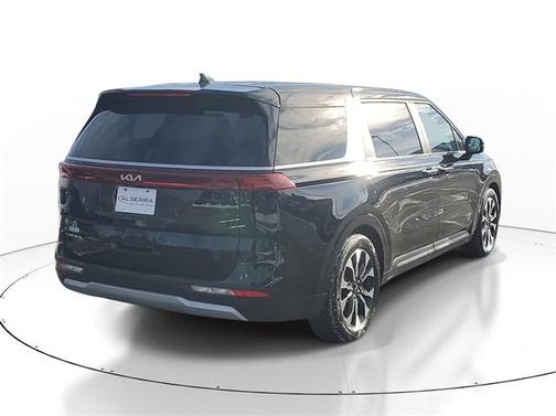 2023 Kia Carnival EX