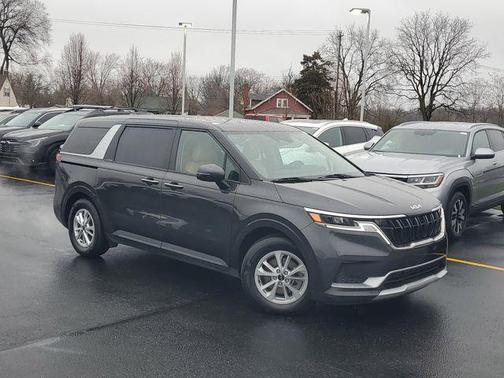 Metal 2024 Kia Carnival LX