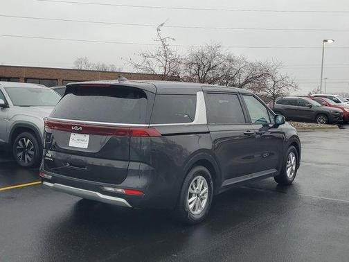 Metal 2024 Kia Carnival LX