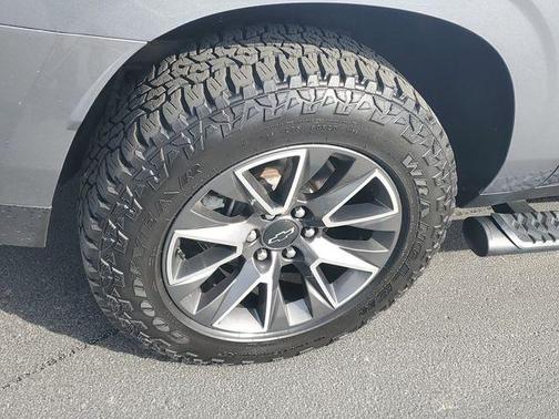 Satin Steel Metallic 2022 Chevrolet Suburban Z71