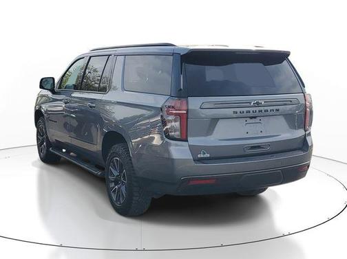 Satin Steel Metallic 2022 Chevrolet Suburban Z71