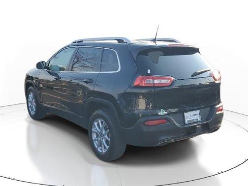 Brilliant Black Crystal Pearlcoat 2016 Jeep Cherokee Latitude