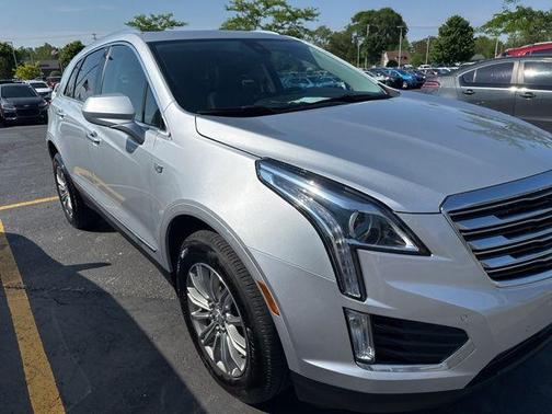Radiant Silver Metallic 2017 Cadillac XT5 Luxury