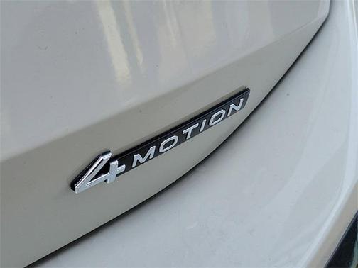 2025 Volkswagen Tiguan 2.0T SEL R-Line
