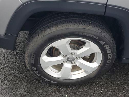 Billet Silver Metallic Clearcoat 2018 Jeep Compass Latitude