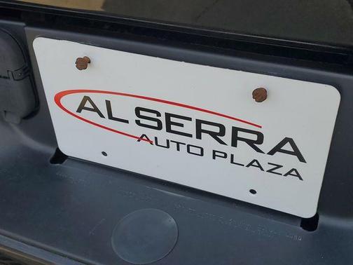 Brilliant Black Crystal Pearlcoat 2017 RAM 1500 Sport