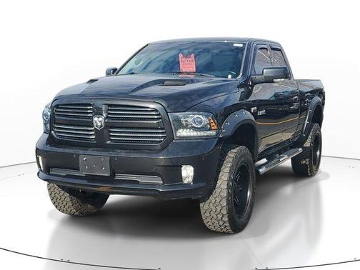 Brilliant Black Crystal Pearlcoat 2017 RAM 1500 Sport