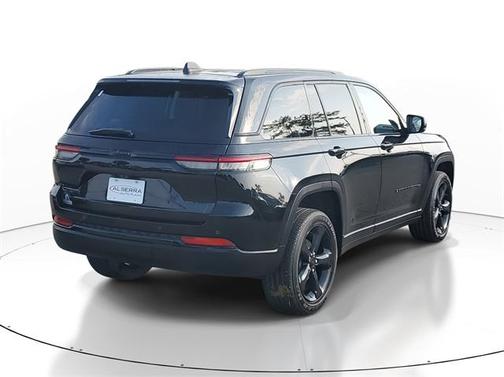 2022 Jeep Grand Cherokee Altitude