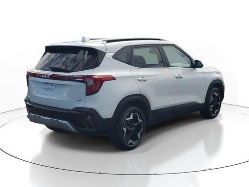 Snow White Pearl 2024 Kia Seltos EX