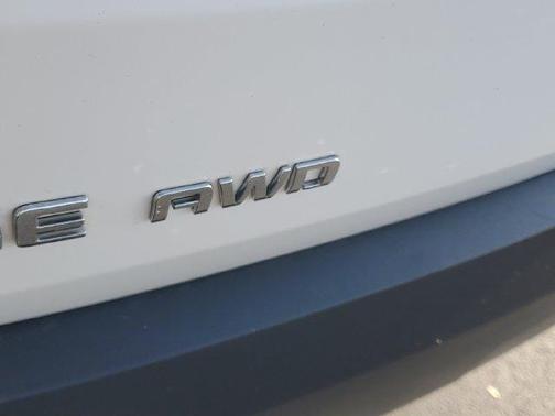 Summit White 2024 Chevrolet Traverse Limited LS