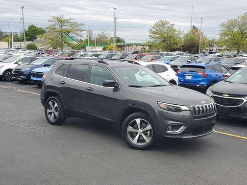 Granite Crystal Clearcoat Metallic 2022 Jeep Cherokee Limited