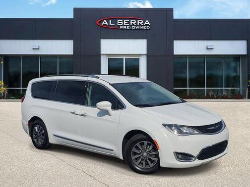 Bright White Clearcoat 2019 Chrysler Pacifica Touring-L Plus