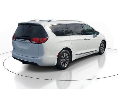 Bright White Clearcoat 2019 Chrysler Pacifica Touring-L Plus
