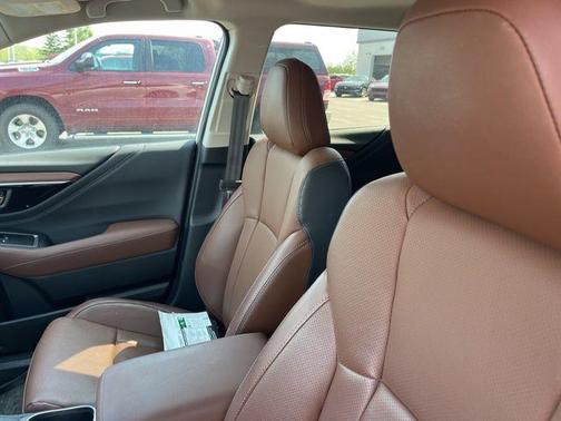 Crystal White Pearl 2022 Subaru Outback Touring