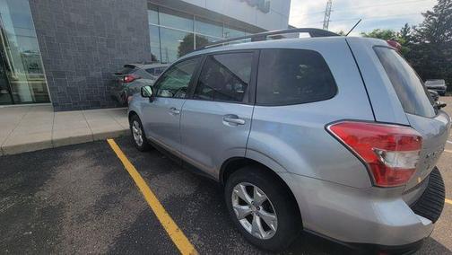 Ice Silver Metallic 2015 Subaru Forester 2.5i Premium