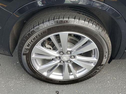 Stellar Black Metallic 2024 Cadillac XT6 Premium Luxury AWD