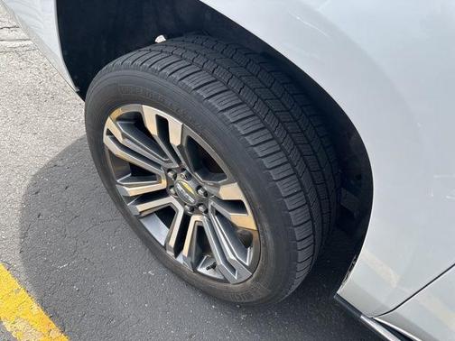 White Frost Tri-Coat 2018 GMC Yukon XL Denali