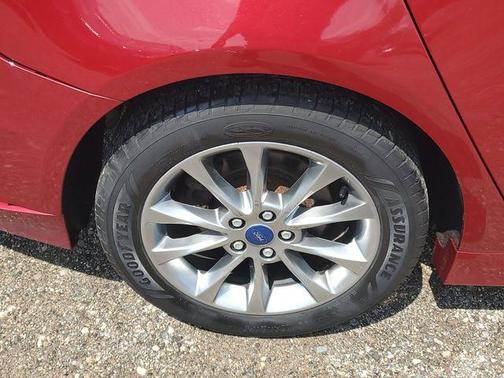 Ruby Red Metallic 2017 Ford Fusion SE