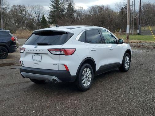 Oxford White 2021 Ford Escape SE