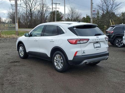 Oxford White 2021 Ford Escape SE